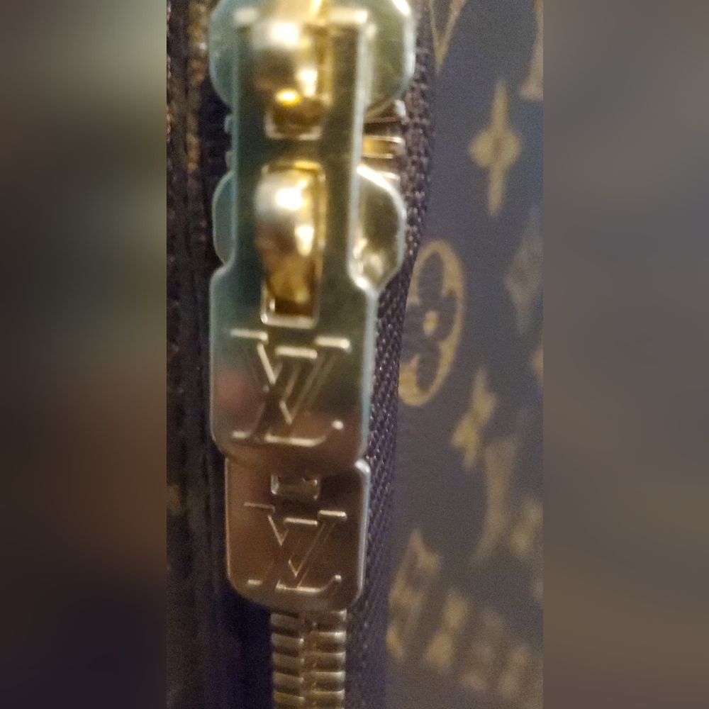 Large Authentic Louis Vuitton Monogram Rolling Su… - image 4